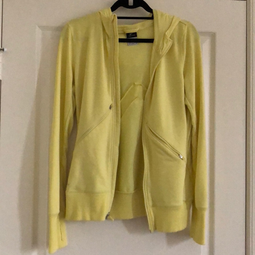 NWOT Nike dri-fit zip up hoodie 💛